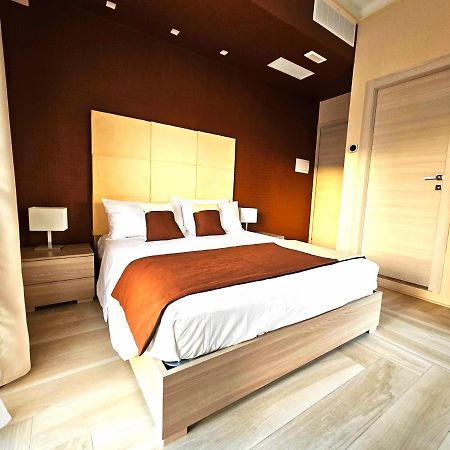 Trilogy Prestige - Central Premium Suites Лечче Экстерьер фото