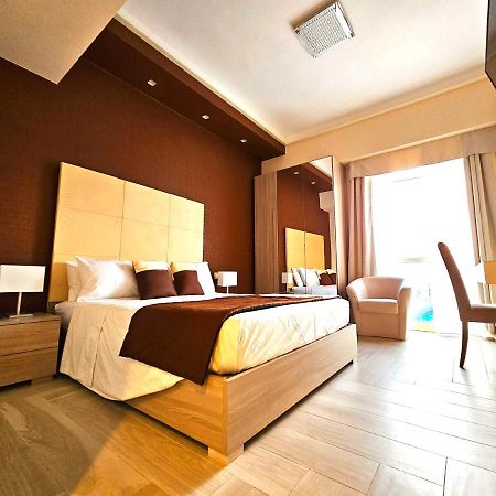 Trilogy Prestige - Central Premium Suites Лечче Экстерьер фото