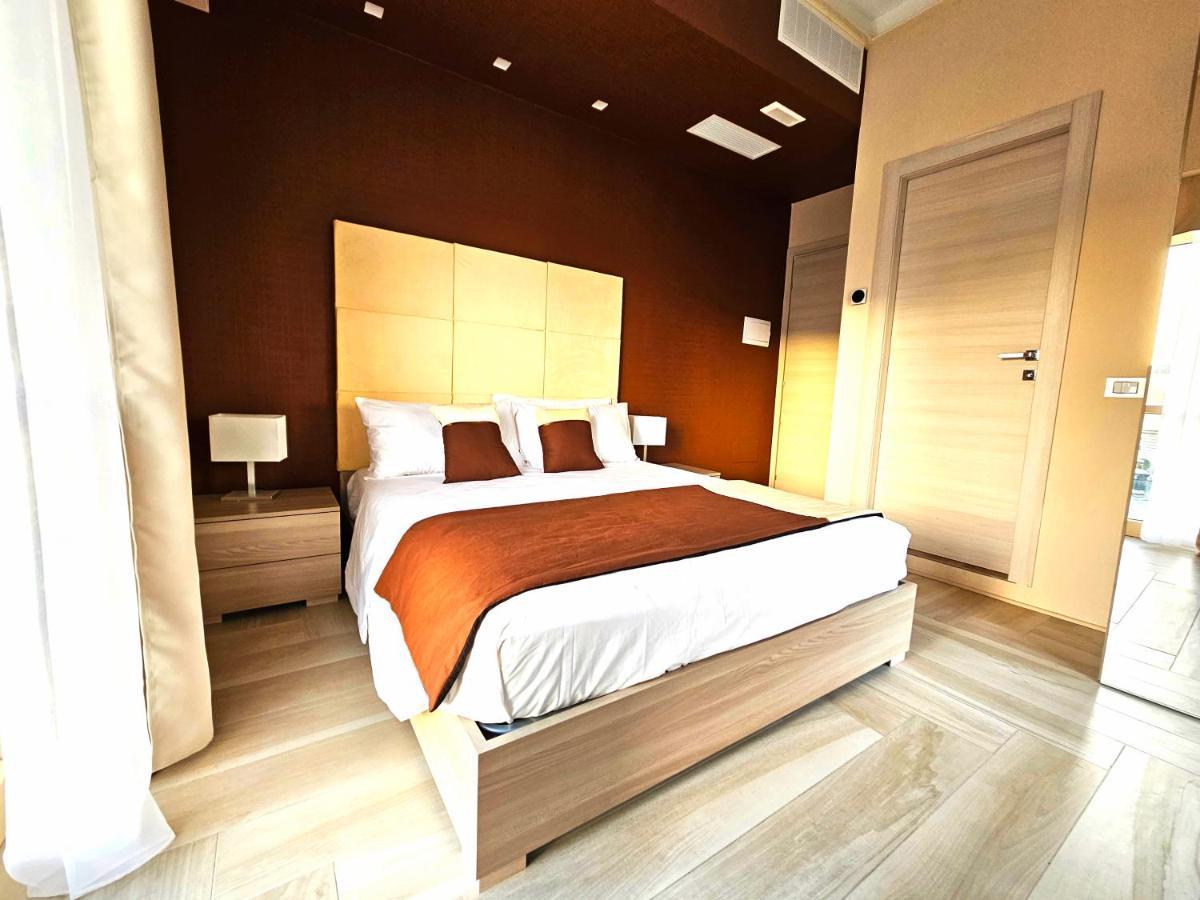 Trilogy Prestige - Central Premium Suites Лечче Экстерьер фото